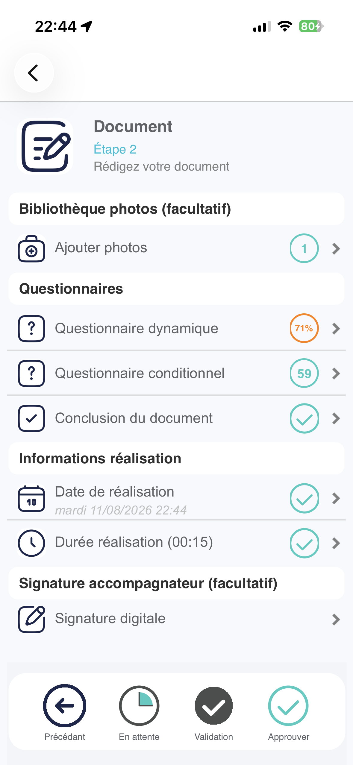 Menu d’un rapport mobile avec questionnaires et conclusion